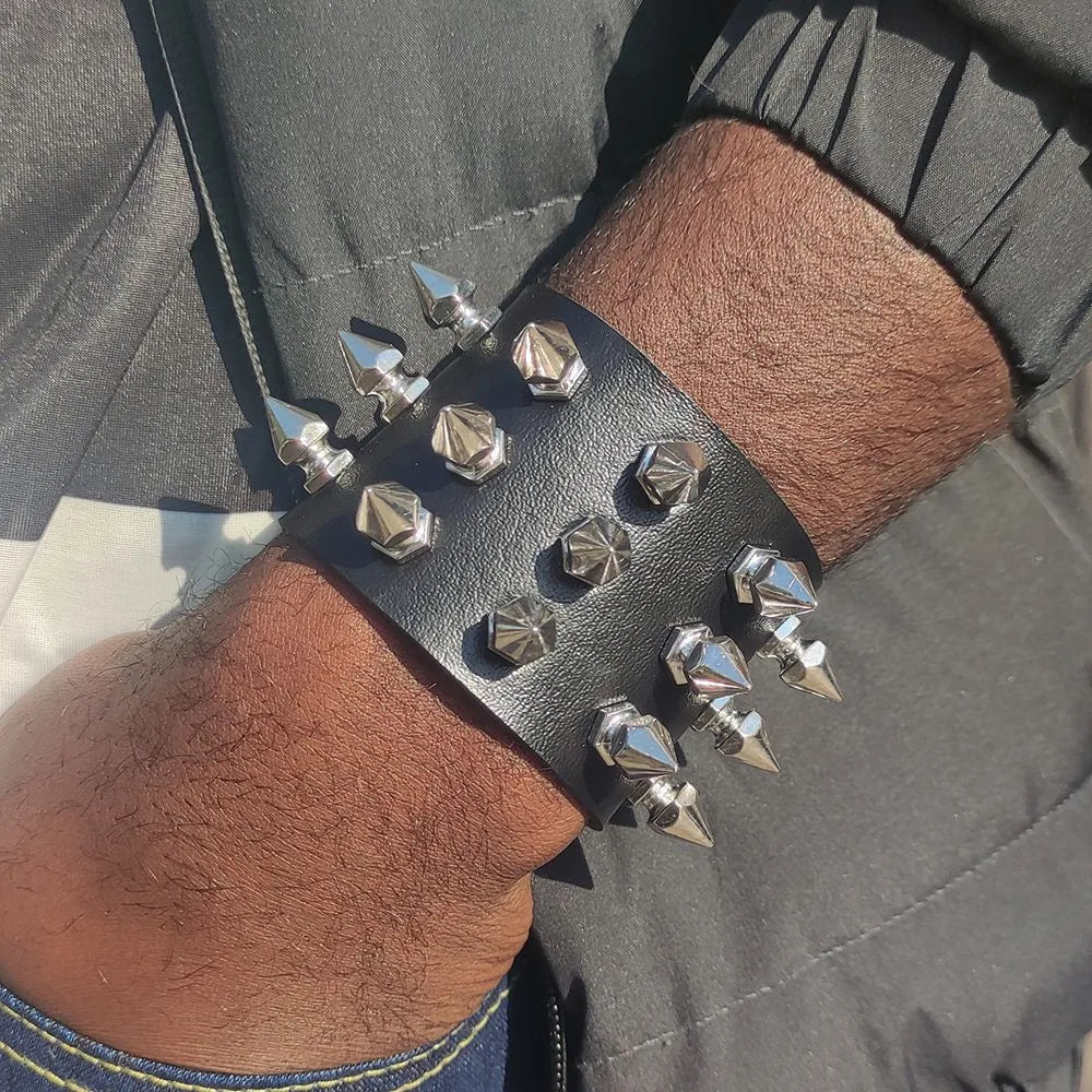 Row Cuspidal Spikes Rivet Stud Bracelet - PWM