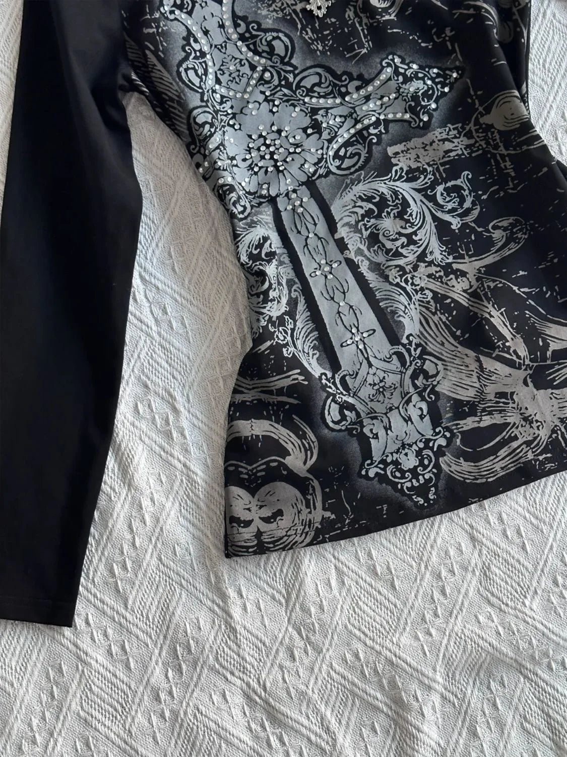 V-Neck Gothic Cross Print Long Sleeve Tops