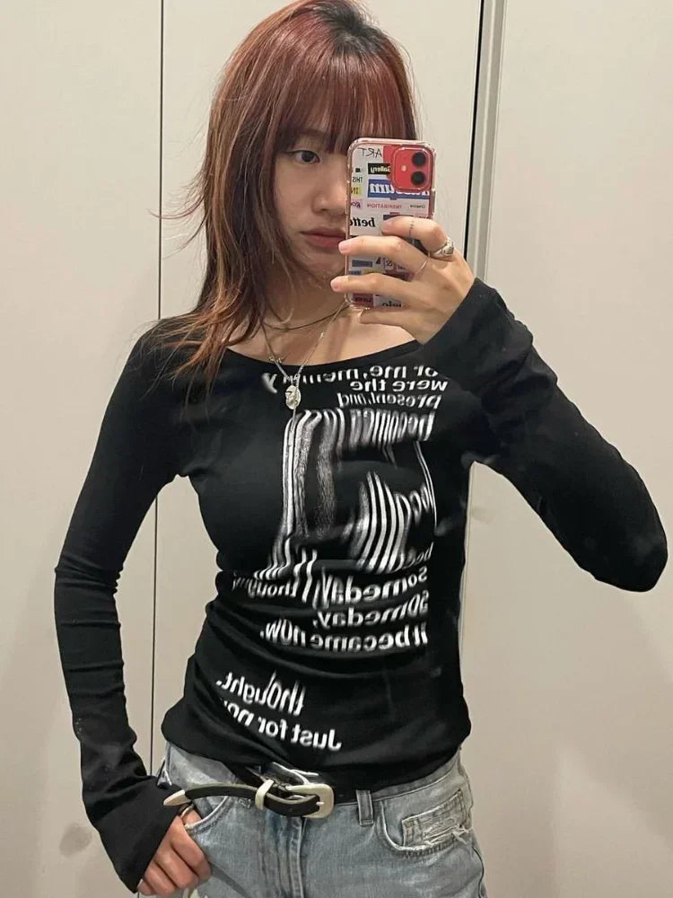 Graffiti Letter Print Slim-fit T-shirt