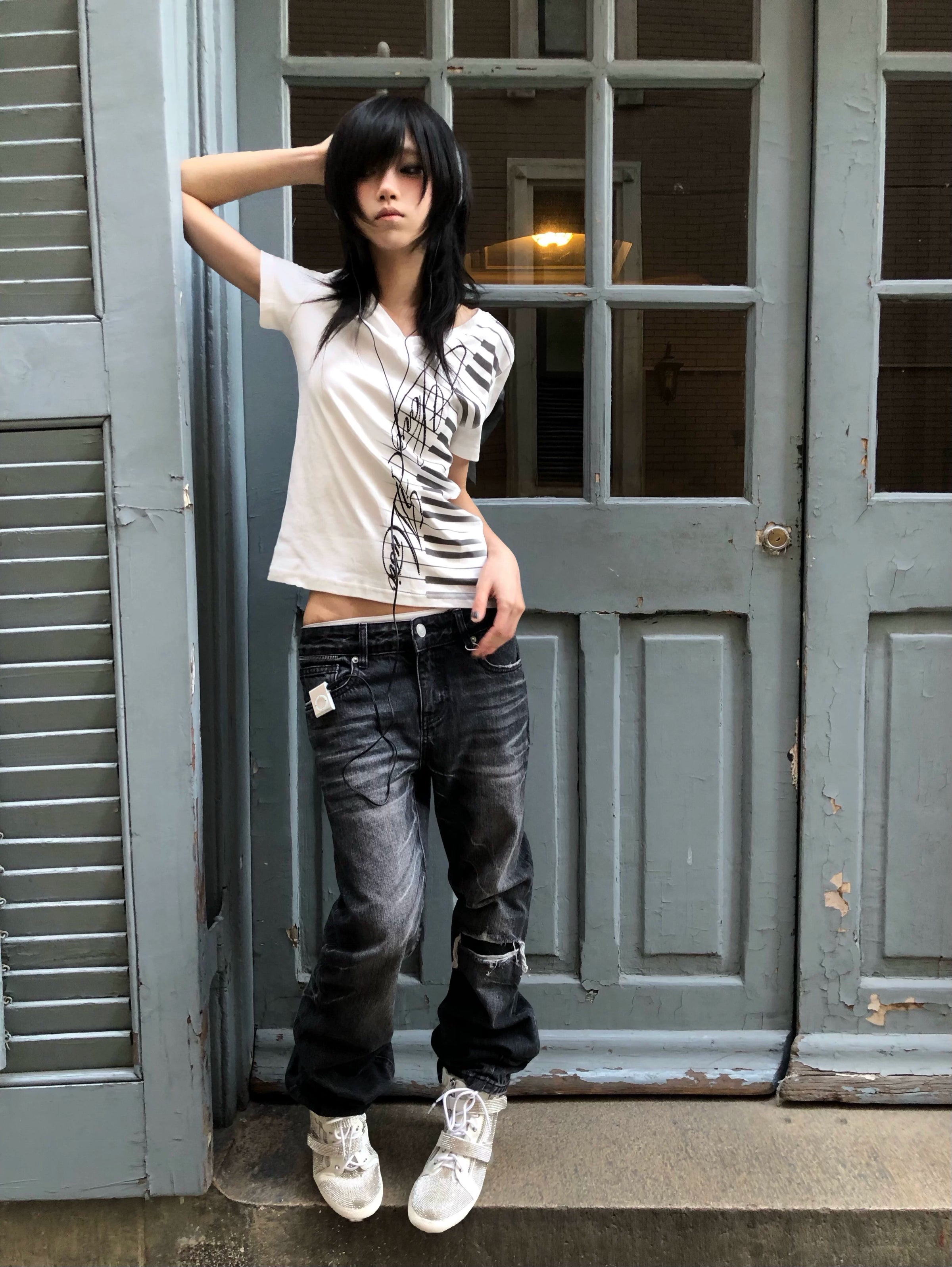 Piano Key Graphic V-Neck T-Shirt