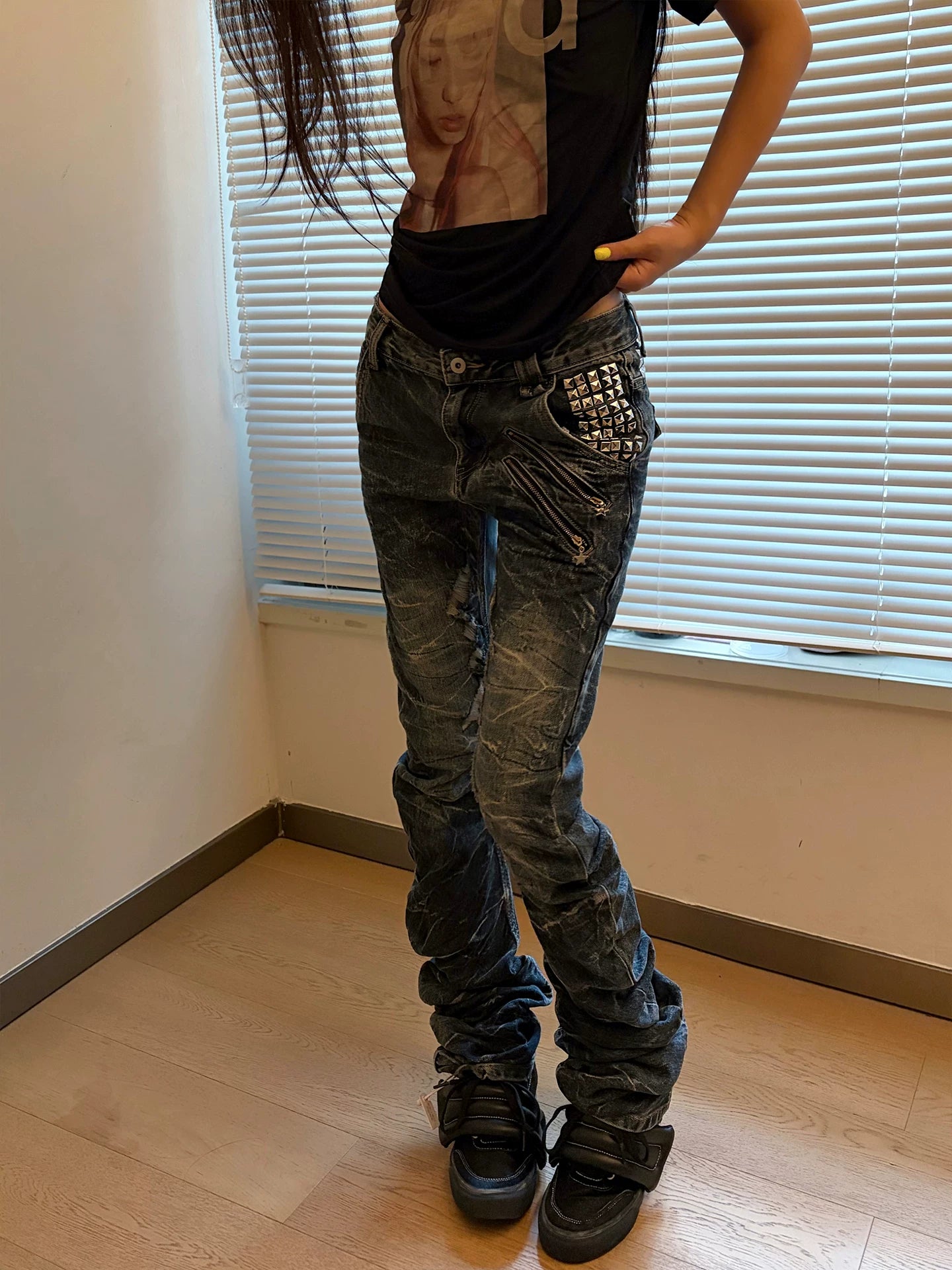 Vintage Scratch Stud Low-Rise Slouch Jeans
