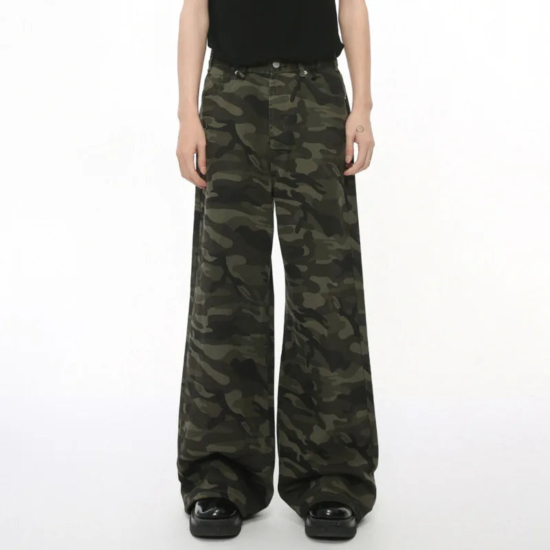 Camouflage loose jeans
