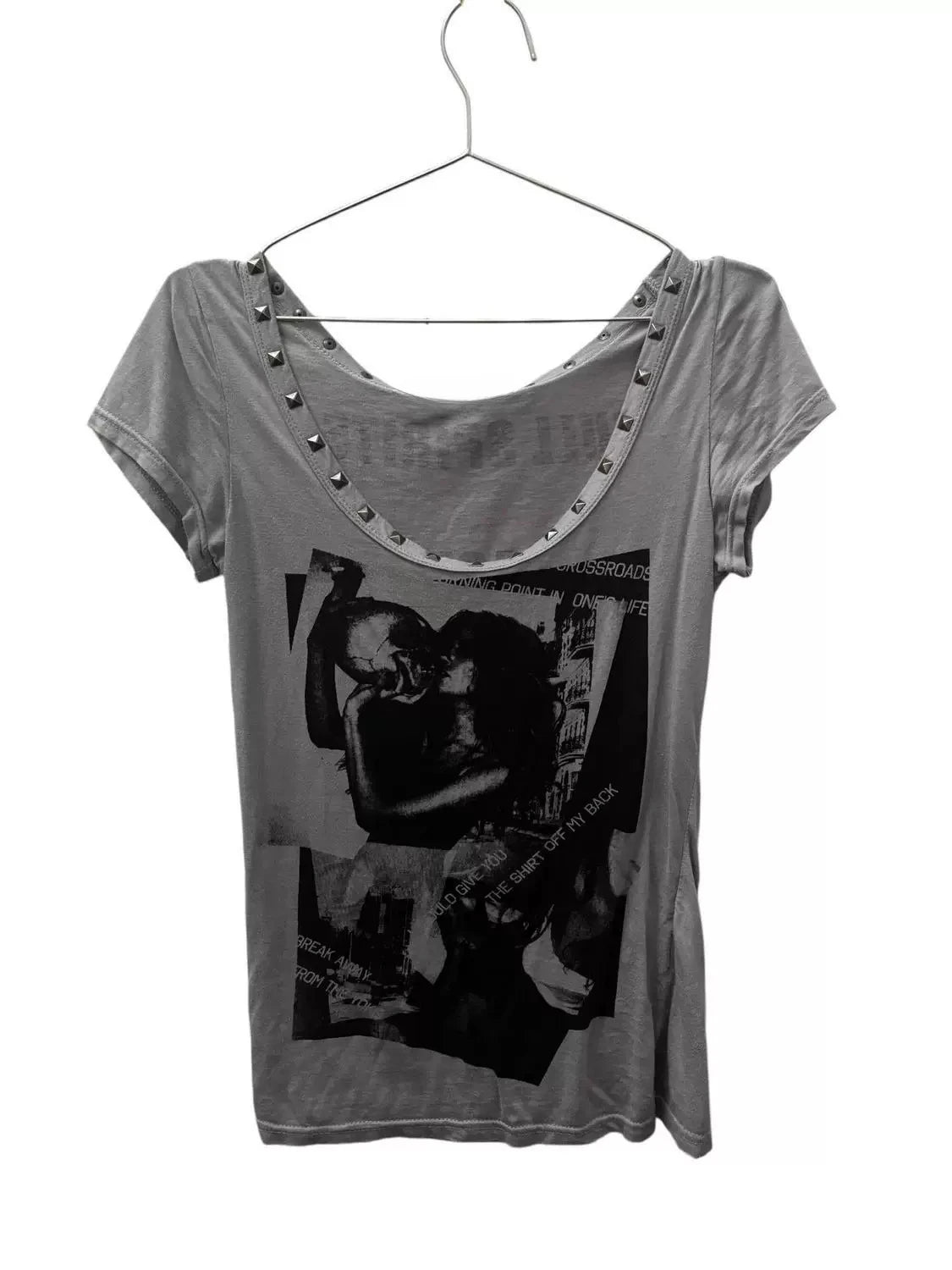 Letter Printing Rivet Slim-fit T-shirt