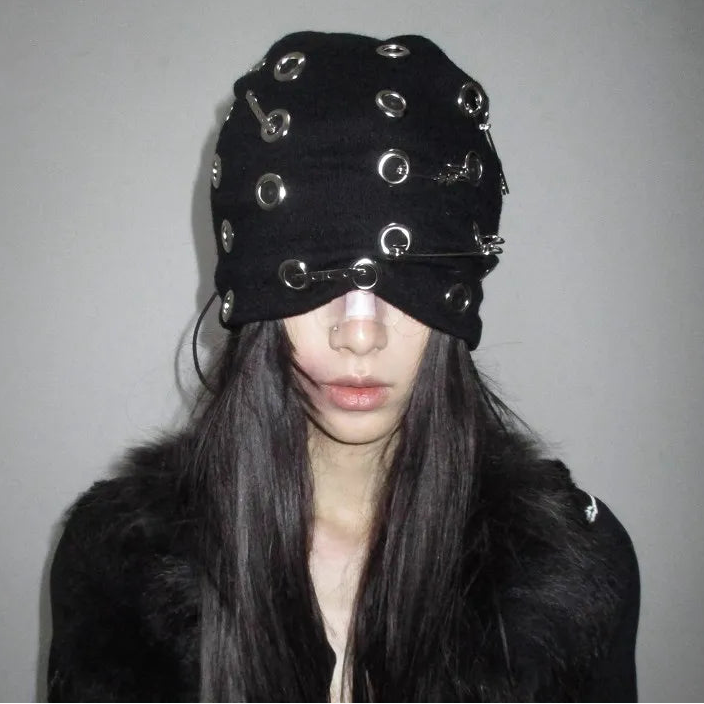 Punk Studs Knitted Beacnie