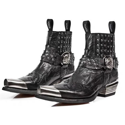 Metallic trim pointy toe boots