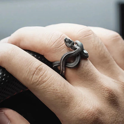 three-dimensional snake ring