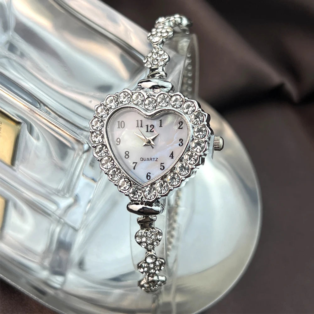 Heart Diamond-Studded Flower Watch Blacelet - PWM