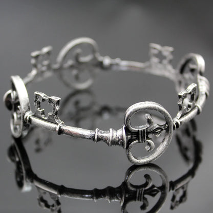 Vintage Victorian Skeleton Key Cross Bridal Bracelet