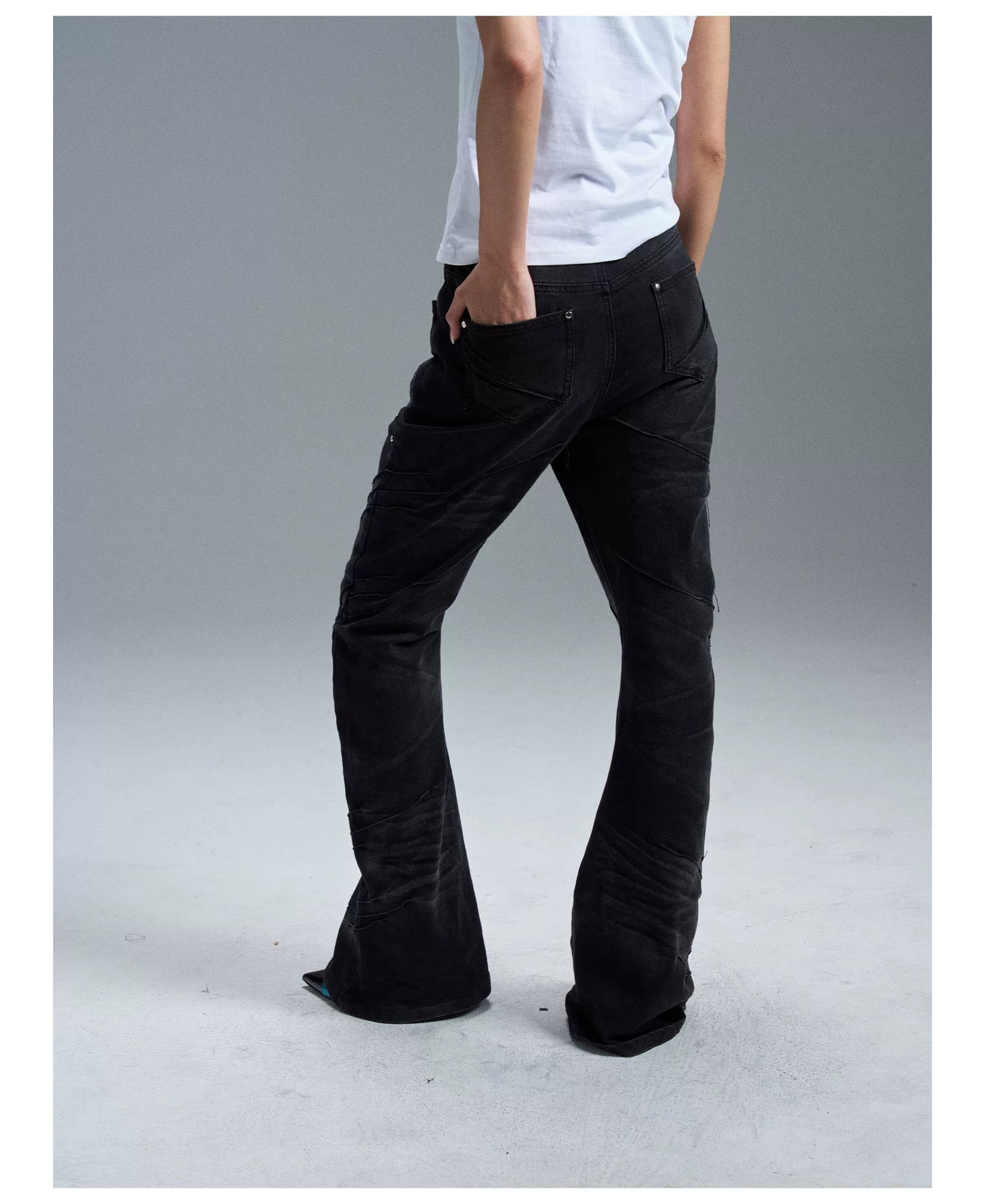 Rivet Zipper Washed Jeans